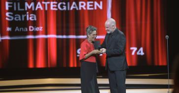 Ana Díez recibe el premio de la Filmoteca Vasca